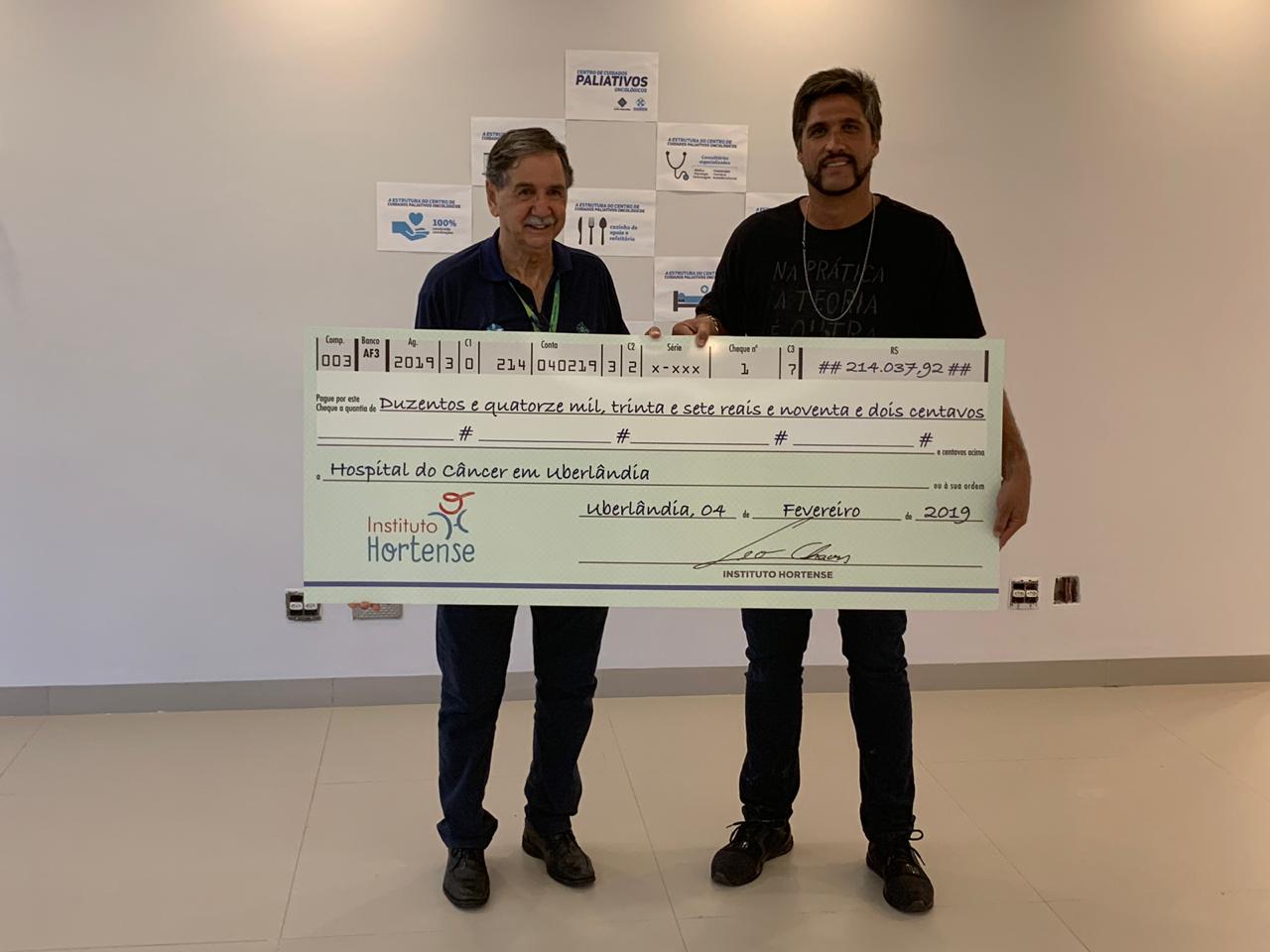 Leo Chaves entrega doação a Hospital do Câncer em Uberlândia e é homenageado 41