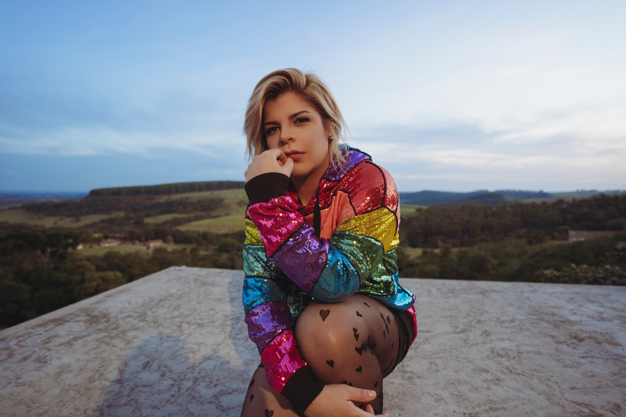 Paula Mattos exalta a diversidade sexual em novo single 41