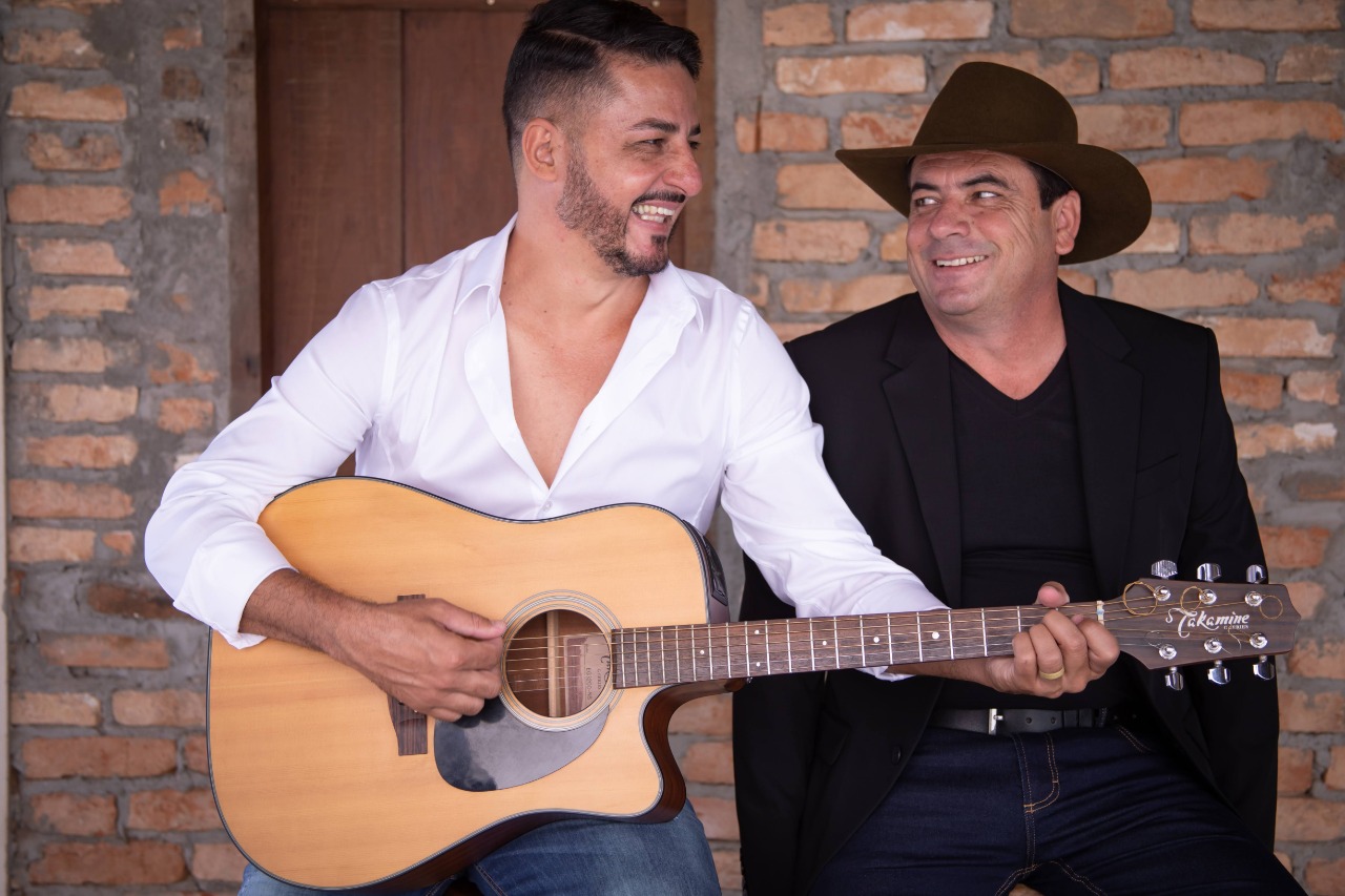 Antonio Carlos e Rangel lançam o single "Três Minutos" 42