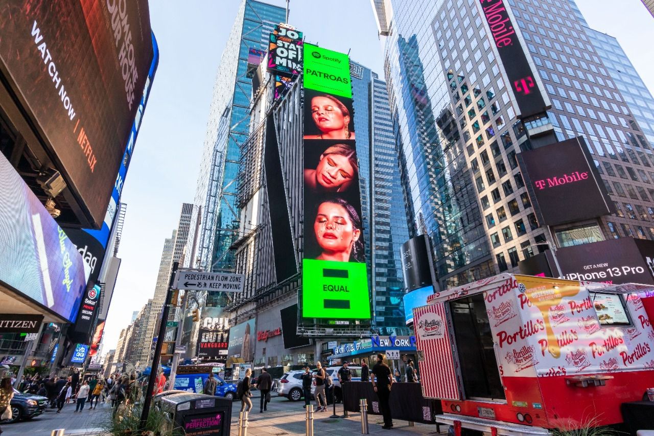 Marília Mendonça e Maiara & Maraisa são destaque na Times Square em New York 41