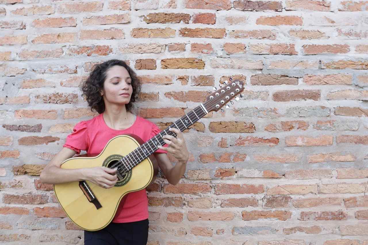 Show Viola Encanto de mulher traz grandes nomes da canção caipira 43