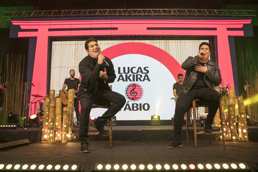 Lucas Akira e Fábio Segunda parte do DVD "Acústico dos Japanejo", de Lucas Akira e Fábio, já tem data para lançamento Lucas Akira e Fábio Segunda parte do DVD "Acústico dos Japanejo", de Lucas Akira e Fábio, já tem data para lançamento