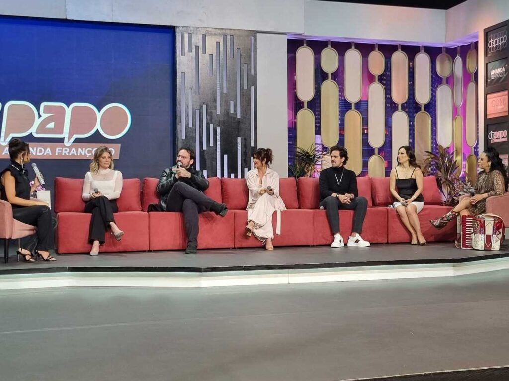 Amanda Françozo "De Papo com Amanda Françozo" recebe Adriana Sanchez e mostra como nasce uma estrela Amanda Françozo "De Papo com Amanda Françozo" recebe Adriana Sanchez e mostra como nasce uma estrela
