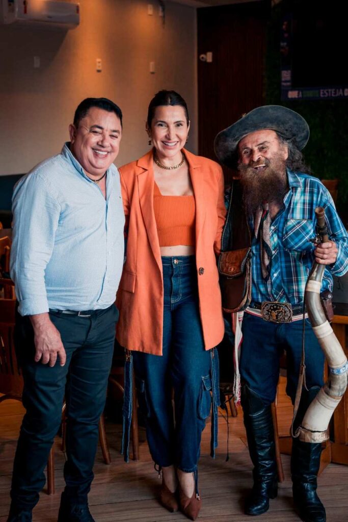 Zé Capeta Zé Capeta, o maior berranteiro do Brasil, dá aula para jovens cantores sertanejos Zé Capeta Zé Capeta, o maior berranteiro do Brasil, dá aula para jovens cantores sertanejos