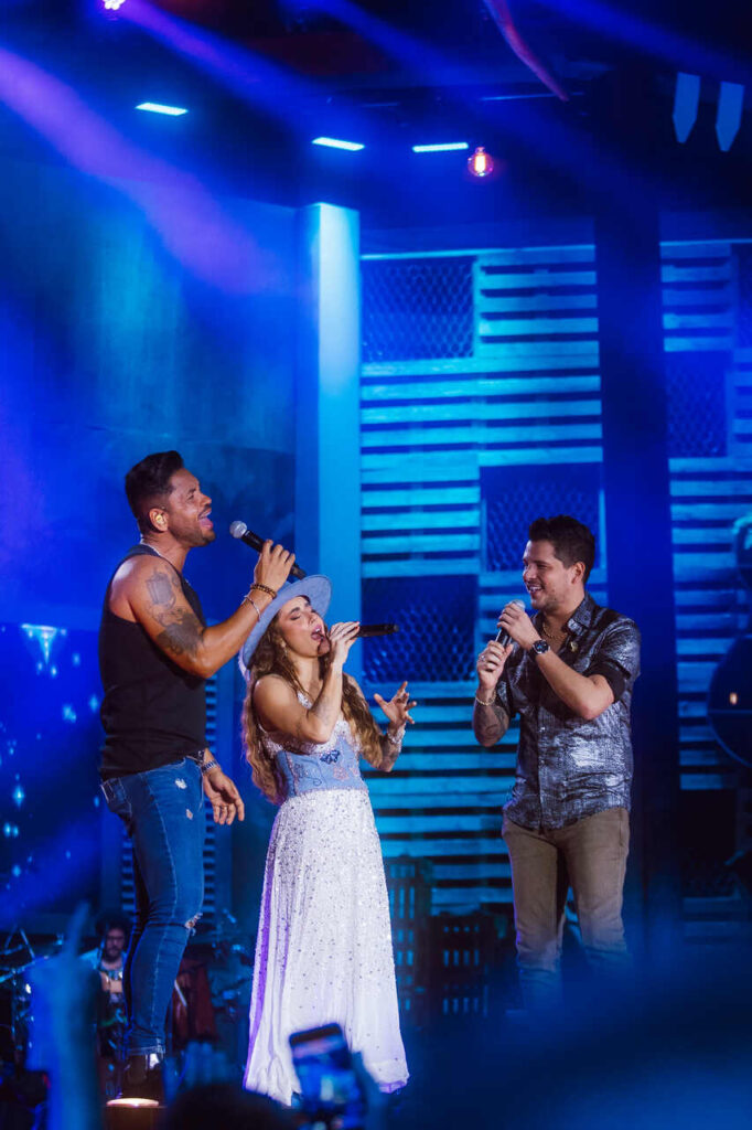 LAUANA PRADO EM NOITE EMOCIONANTE, LAUANA PRADO FEZ TRIBUTO AO SERTANEJO NO LANÇAMENTO DE SUA FESTA "RAIZ", EM GOIÂNIA, NESTE DOMINGO LAUANA PRADO EM NOITE EMOCIONANTE, LAUANA PRADO FEZ TRIBUTO AO SERTANEJO NO LANÇAMENTO DE SUA FESTA "RAIZ", EM GOIÂNIA, NESTE DOMINGO