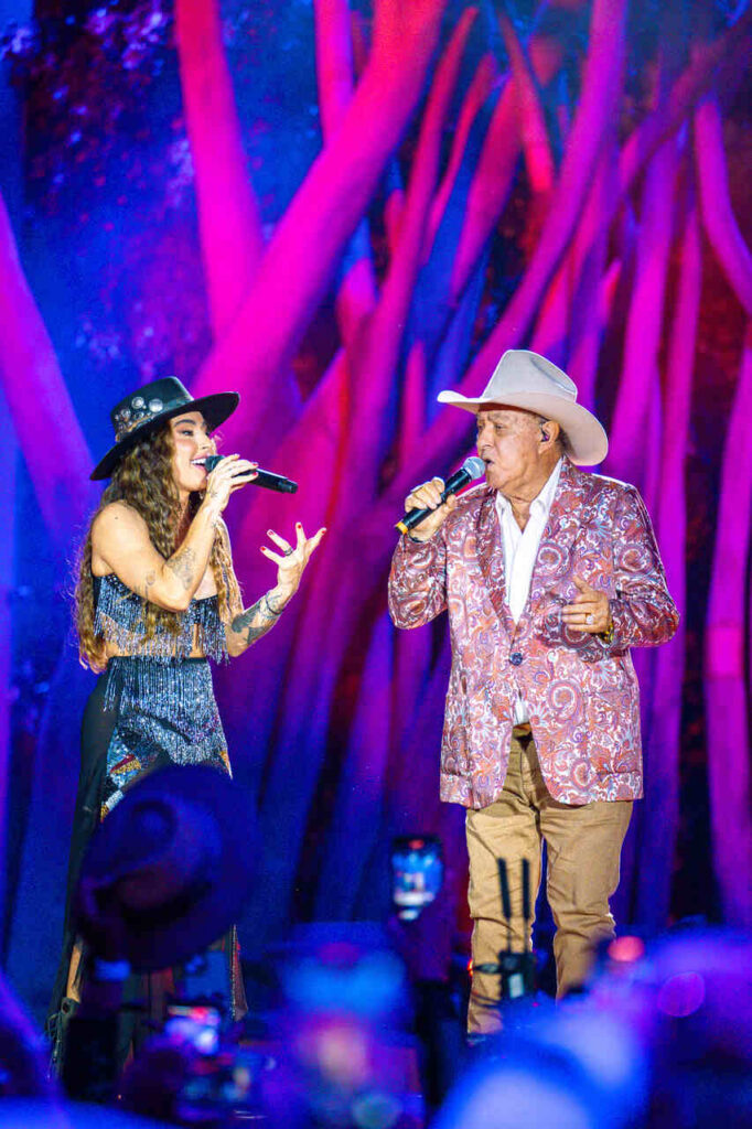 LAUANA PRADO EM NOITE EMOCIONANTE, LAUANA PRADO FEZ TRIBUTO AO SERTANEJO NO LANÇAMENTO DE SUA FESTA "RAIZ", EM GOIÂNIA, NESTE DOMINGO LAUANA PRADO EM NOITE EMOCIONANTE, LAUANA PRADO FEZ TRIBUTO AO SERTANEJO NO LANÇAMENTO DE SUA FESTA "RAIZ", EM GOIÂNIA, NESTE DOMINGO