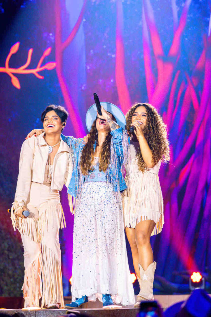 LAUANA PRADO EM NOITE EMOCIONANTE, LAUANA PRADO FEZ TRIBUTO AO SERTANEJO NO LANÇAMENTO DE SUA FESTA "RAIZ", EM GOIÂNIA, NESTE DOMINGO LAUANA PRADO EM NOITE EMOCIONANTE, LAUANA PRADO FEZ TRIBUTO AO SERTANEJO NO LANÇAMENTO DE SUA FESTA "RAIZ", EM GOIÂNIA, NESTE DOMINGO