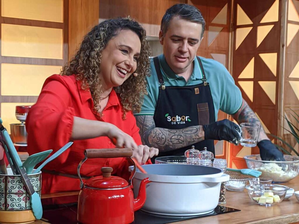 2 Bianca Laua e Chef Leo preparam as culinarias Easy Resize.com | Planeta Country