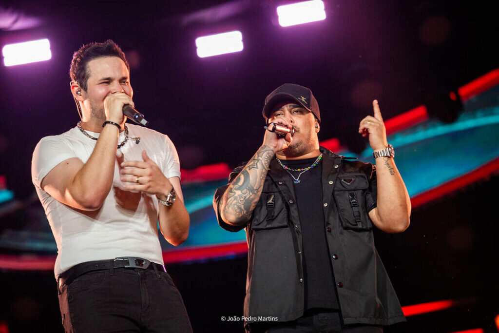 Barretos Em noite com recorde de público, Festa do Peão de Barretos reúne o melhor do sertanejo com Matheus & Kauan, Felipe & Rodrigo e Gustavo Moura & Rafael Barretos Em noite com recorde de público, Festa do Peão de Barretos reúne o melhor do sertanejo com Matheus & Kauan, Felipe & Rodrigo e Gustavo Moura & Rafael