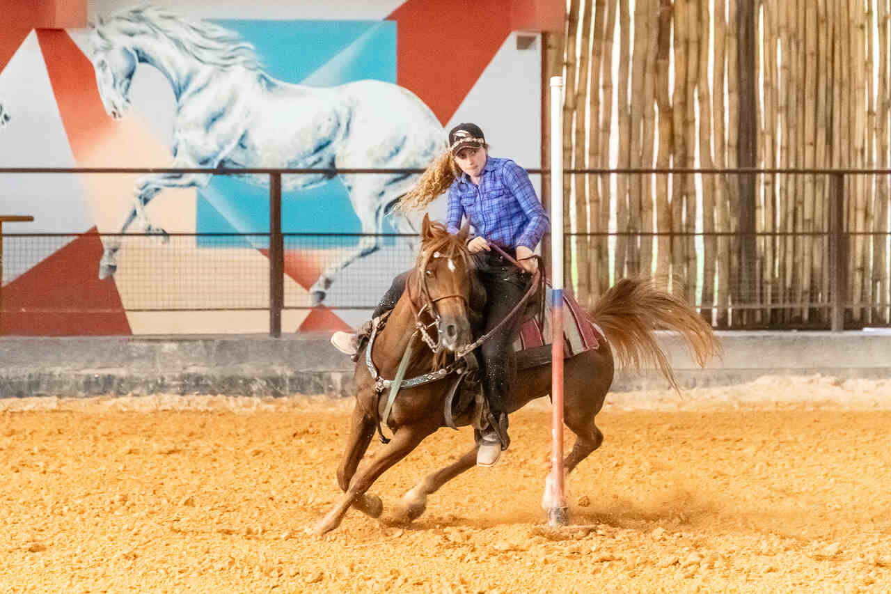 Laura da Fonseca e seu cavalo Folhetim Pat 1 Easy Resize.com | Planeta Country