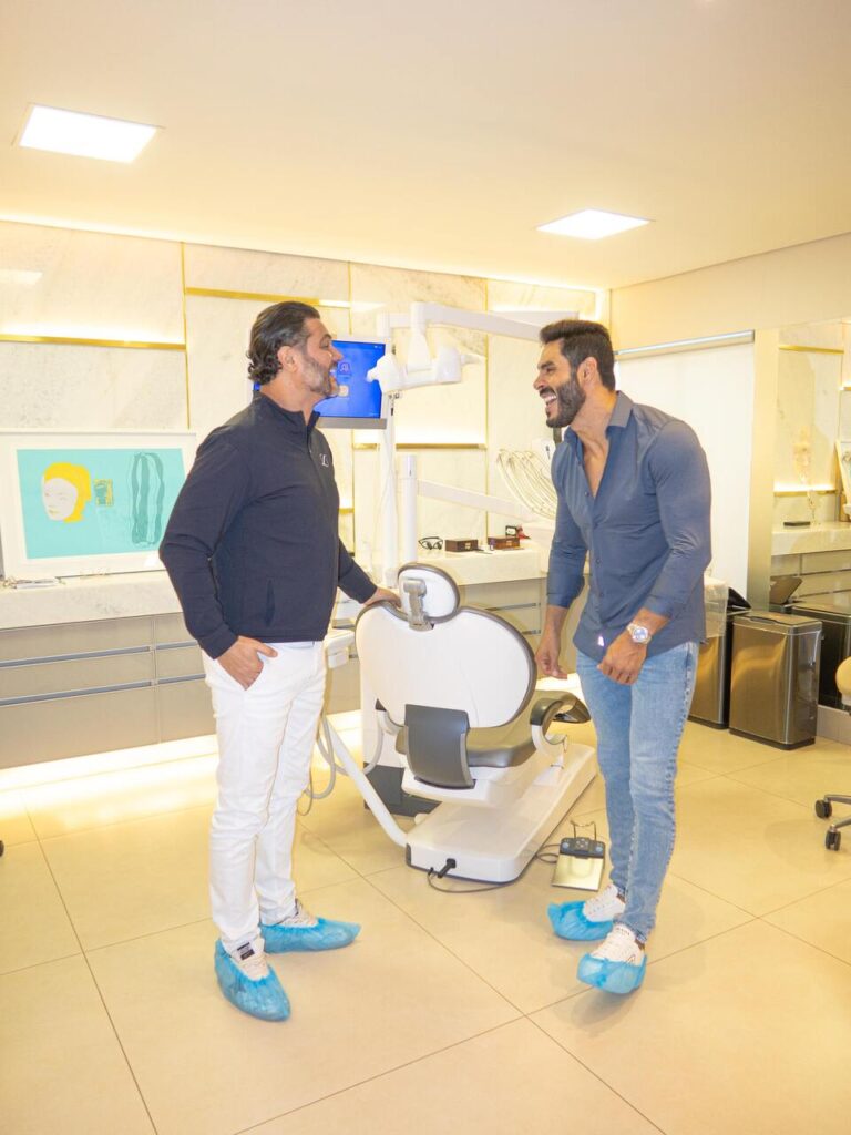 Rodolffo Cantor Rodolffo se une ao Dr. Rildo Lasmar e AM Invest Group para expandir mundialmente o Instituto Brasileiro de Odontologia – IBO Rodolffo Cantor Rodolffo se une ao Dr. Rildo Lasmar e AM Invest Group para expandir mundialmente o Instituto Brasileiro de Odontologia – IBO