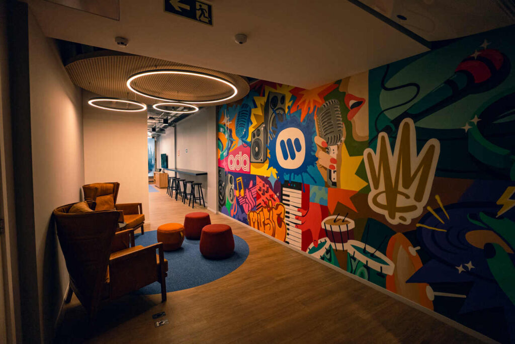 Warner Music Warner Music Group inaugura primeiro complexo exclusivo com 4 estúdios no Rio de Janeiro Warner Music Warner Music Group inaugura primeiro complexo exclusivo com 4 estúdios no Rio de Janeiro