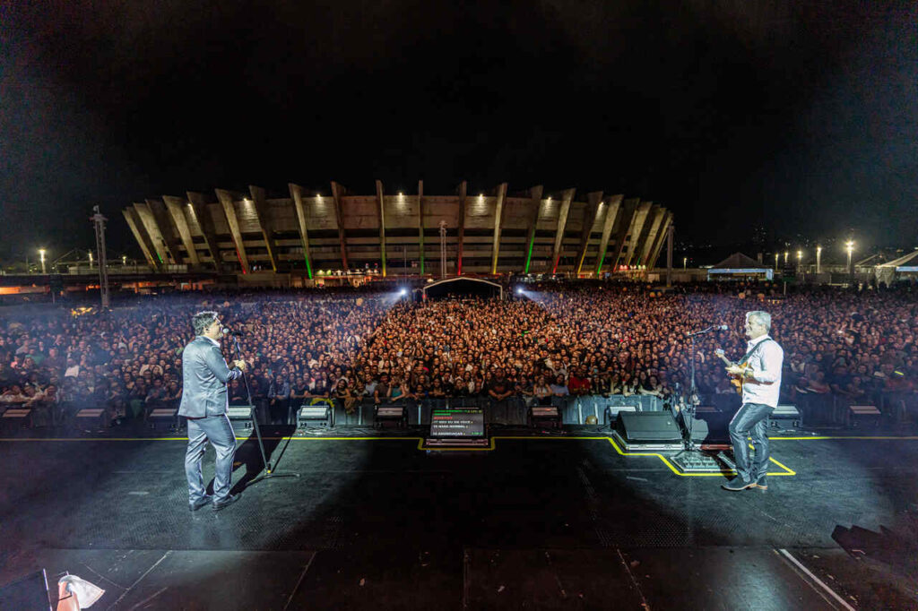 Victor & Leo Victor & Leo rebatem fake news sobre fim da dupla e ampliam turnê para 120 shows Victor & Leo Victor & Leo rebatem fake news sobre fim da dupla e ampliam turnê para 120 shows