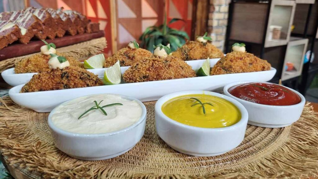 Chef Leo Roncon mostra como se faz um delicioso bolinho de arroz Chef Leo Roncon mostra como se faz um delicioso bolinho de arroz