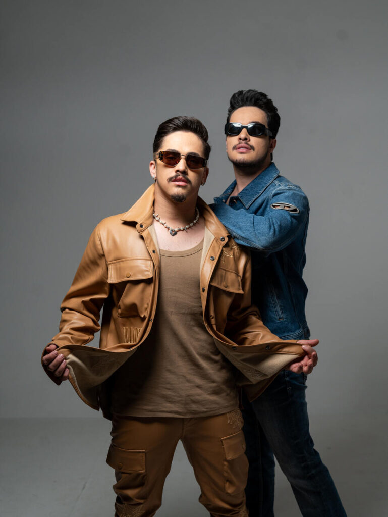 Kaique & Felipe Dupla em ascensão, Kaique & Felipe lança a inédita "Solteiro Iniciante" Kaique & Felipe Dupla em ascensão, Kaique & Felipe lança a inédita "Solteiro Iniciante"
