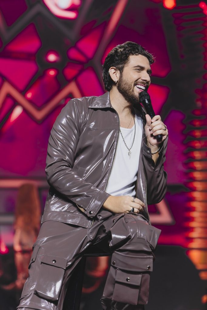 Gustavo Mioto Após sucesso de "Nada com Nada", Gustavo Mioto lança a segunda parte do DVD Atemporal Gustavo Mioto Após sucesso de "Nada com Nada", Gustavo Mioto lança a segunda parte do DVD Atemporal