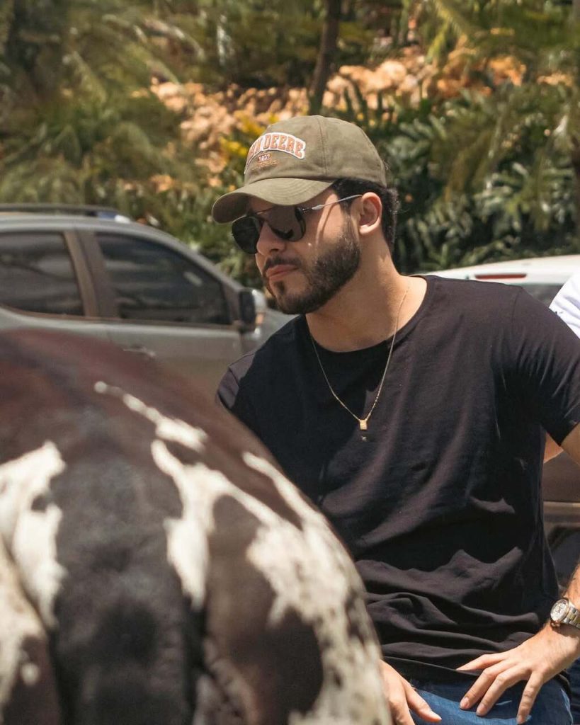 Murilo Huff Murilo Huff arremata novilha de R$ 2 milhões em leilão Murilo Huff Murilo Huff arremata novilha de R$ 2 milhões em leilão