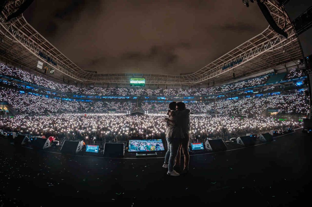 Henrique & Juliano Henrique & Juliano lotam Allianz Parque por três noites seguidas e arrecadam 50 toneladas de alimentos Henrique & Juliano Henrique & Juliano lotam Allianz Parque por três noites seguidas e arrecadam 50 toneladas de alimentos