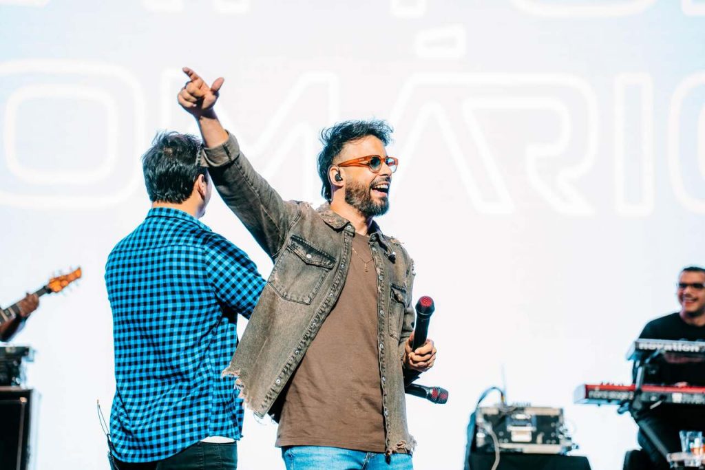 Clayton e Romário Clayton e Romário e Dilsinho encantam público na Festa da Cabana em Mogi Mirim Clayton e Romário Clayton e Romário e Dilsinho encantam público na Festa da Cabana em Mogi Mirim