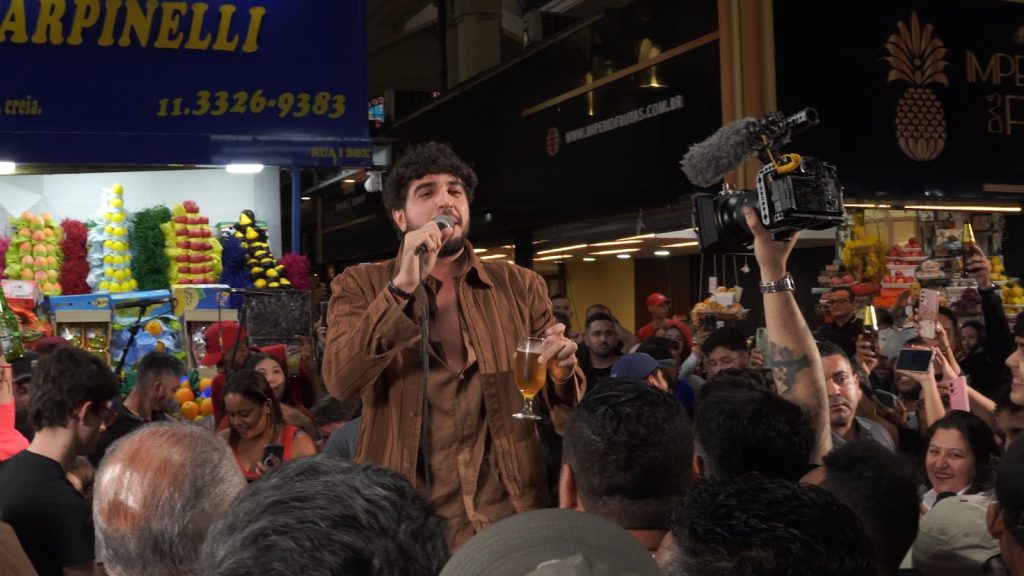Nattanzinho Nattanzinho grava clipe no Mercadão de São Paulo e reúne fãs em apresentação Nattanzinho Nattanzinho grava clipe no Mercadão de São Paulo e reúne fãs em apresentação