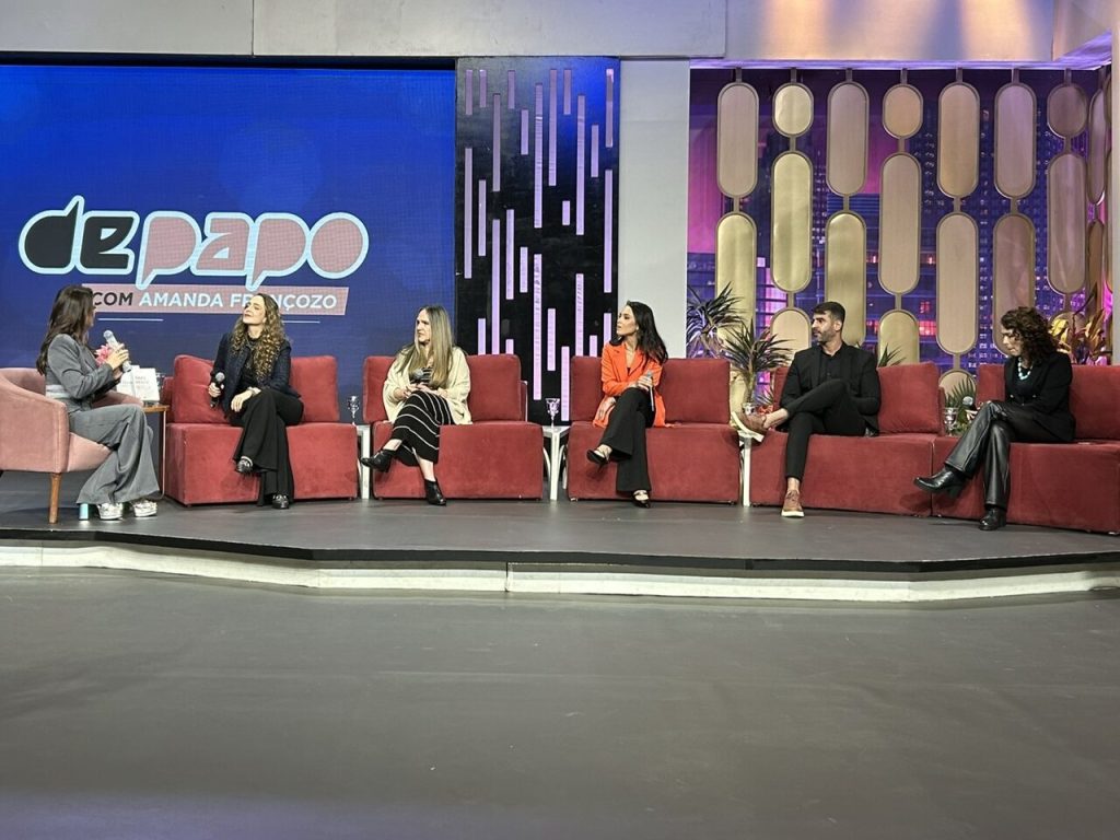 Amanda Françozo Amanda Françozo fala de transtornos alimentares em seu programa Amanda Françozo Amanda Françozo fala de transtornos alimentares em seu programa