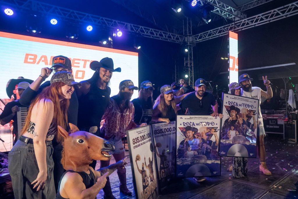 Us Agroboy Us Agroboy estreia na Festa do Peão de Barretos com shows no Palco Amanhecer e no Camping Us Agroboy Us Agroboy estreia na Festa do Peão de Barretos com shows no Palco Amanhecer e no Camping