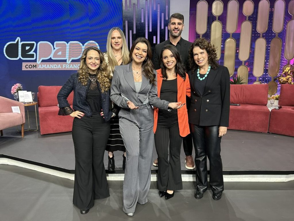 Amanda Françozo Amanda Françozo fala de transtornos alimentares em seu programa Amanda Françozo Amanda Françozo fala de transtornos alimentares em seu programa