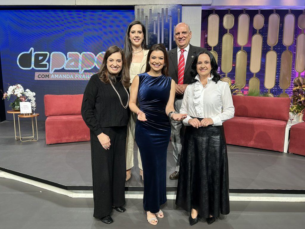 César Romão César Romão fala de educação dos filhos no programa de Amanda Françozo César Romão César Romão fala de educação dos filhos no programa de Amanda Françozo