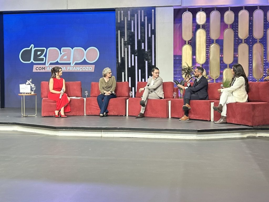 Amanda Françozo Amanda Françozo conversa sobre traumas e gatilhos em seu programa Amanda Françozo Amanda Françozo conversa sobre traumas e gatilhos em seu programa