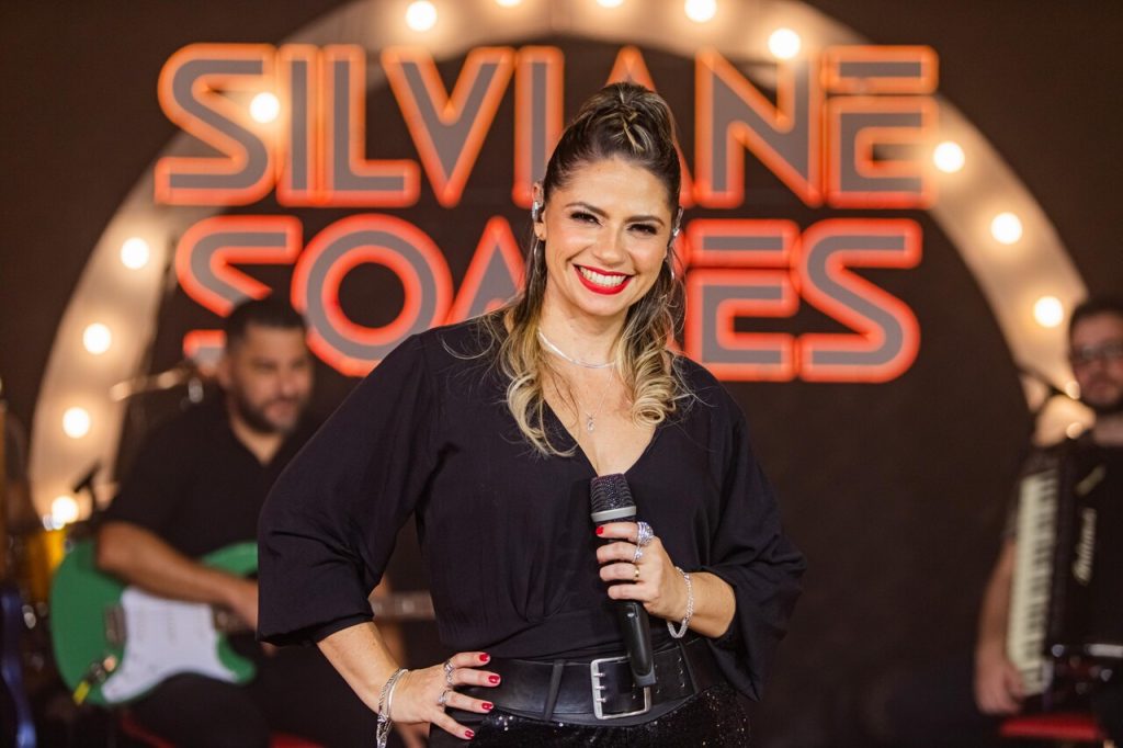 Silviane Soares Silviane Soares lança a música "Imunidade"