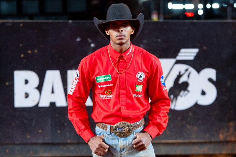 Mineiro de Cantagalo Mineiro de Cantagalo vence montarias na terceira noite do Barretos International Rodeo Mineiro de Cantagalo Mineiro de Cantagalo vence montarias na terceira noite do Barretos International Rodeo