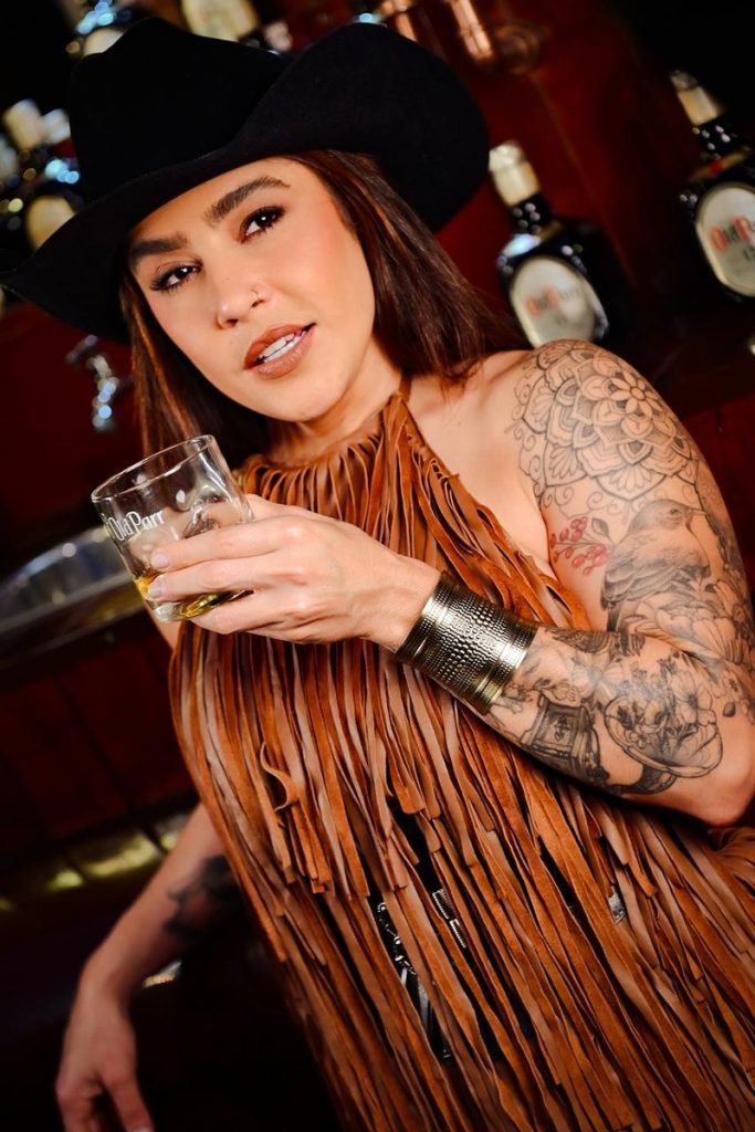 Old Parr Old Parr expande presença no universo sertanejo com Lauana Prado à frente de sua Comitiva Old Parr Old Parr expande presença no universo sertanejo com Lauana Prado à frente de sua Comitiva