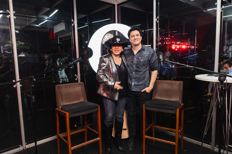Zezé Di Camargo Com Zezé Di Camargo, Roberta Miranda e mais, podcast do Circuito Sertanejo abre gravações em Barretos com emoção e entrevistas exclusivas Zezé Di Camargo Com Zezé Di Camargo, Roberta Miranda e mais, podcast do Circuito Sertanejo abre gravações em Barretos com emoção e entrevistas exclusivas