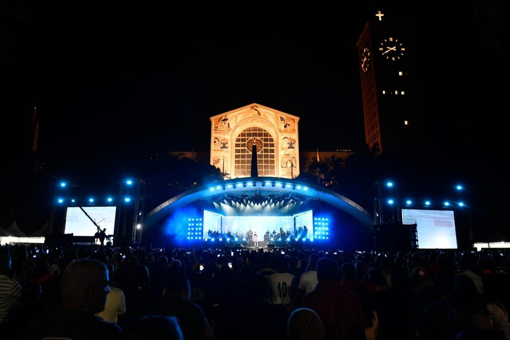 Show do cantor Daniel, especiais e celebrações marcam a Festa da Padroeira na TV Aparecida