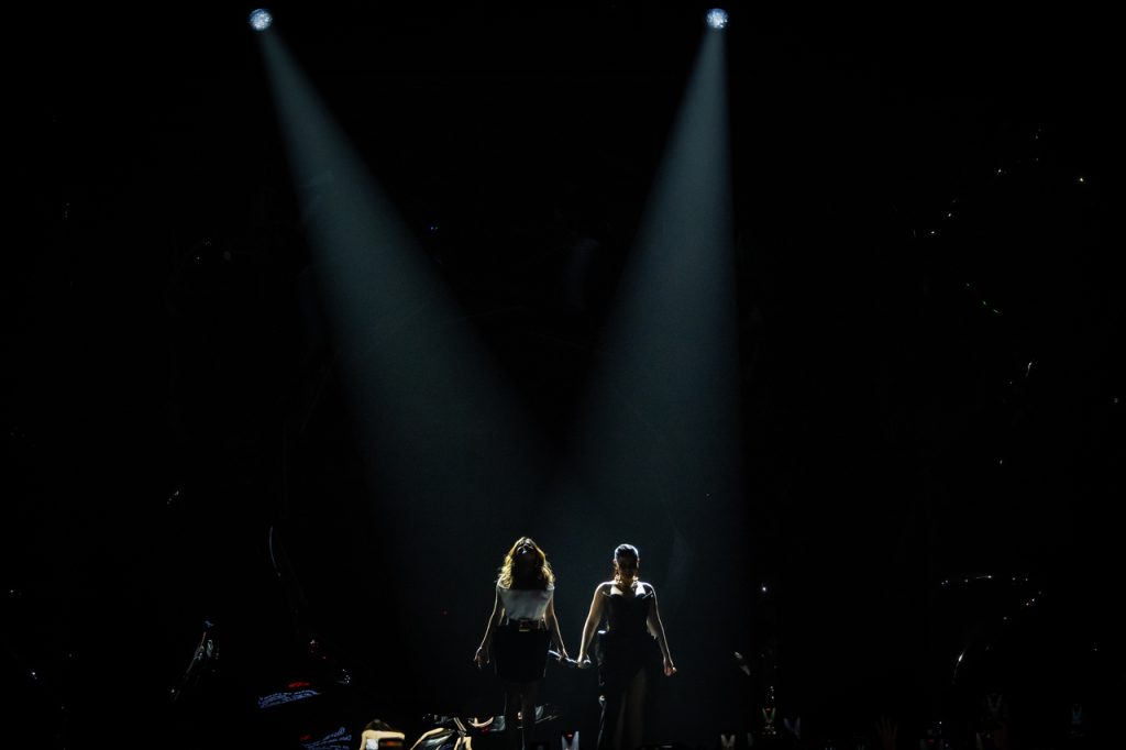 Maiara & Maraisa "Melhor Que Imaginei": Maiara & Maraisa entregam verdadeiro presente aos fãs e homenagem à mãe em gravação Maiara & Maraisa "Melhor Que Imaginei": Maiara & Maraisa entregam verdadeiro presente aos fãs e homenagem à mãe em gravação