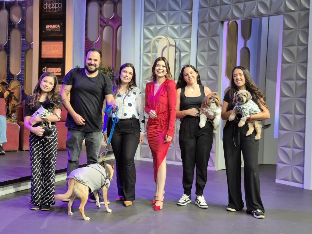 Amanda Françozo Amanda Françozo fala da saúde dos pets em seu programa Amanda Françozo Amanda Françozo fala da saúde dos pets em seu programa