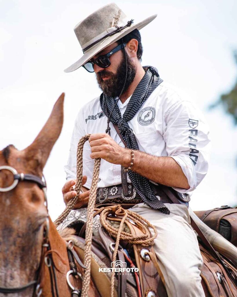 Pedro Berranteiro Pedro Berranteiro segue travessia pelo Brasil Pedro Berranteiro Pedro Berranteiro segue travessia pelo Brasil