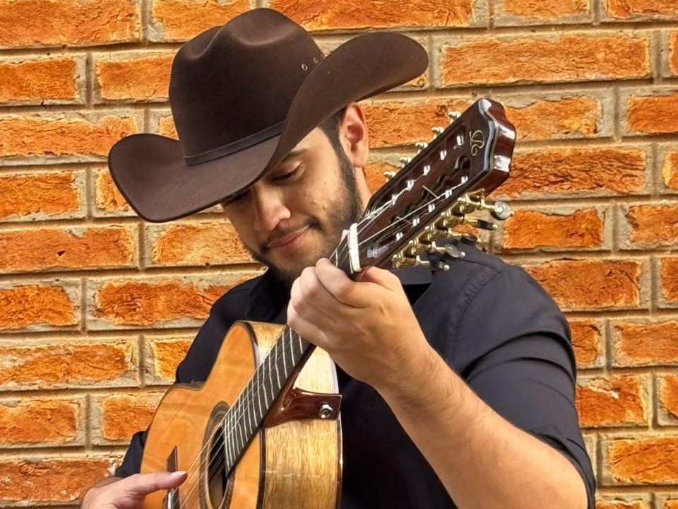 Sâmi Rico Sâmi Rico homenageia o pai no Terra da Padroeira deste domingo Sâmi Rico Sâmi Rico homenageia o pai no Terra da Padroeira deste domingo