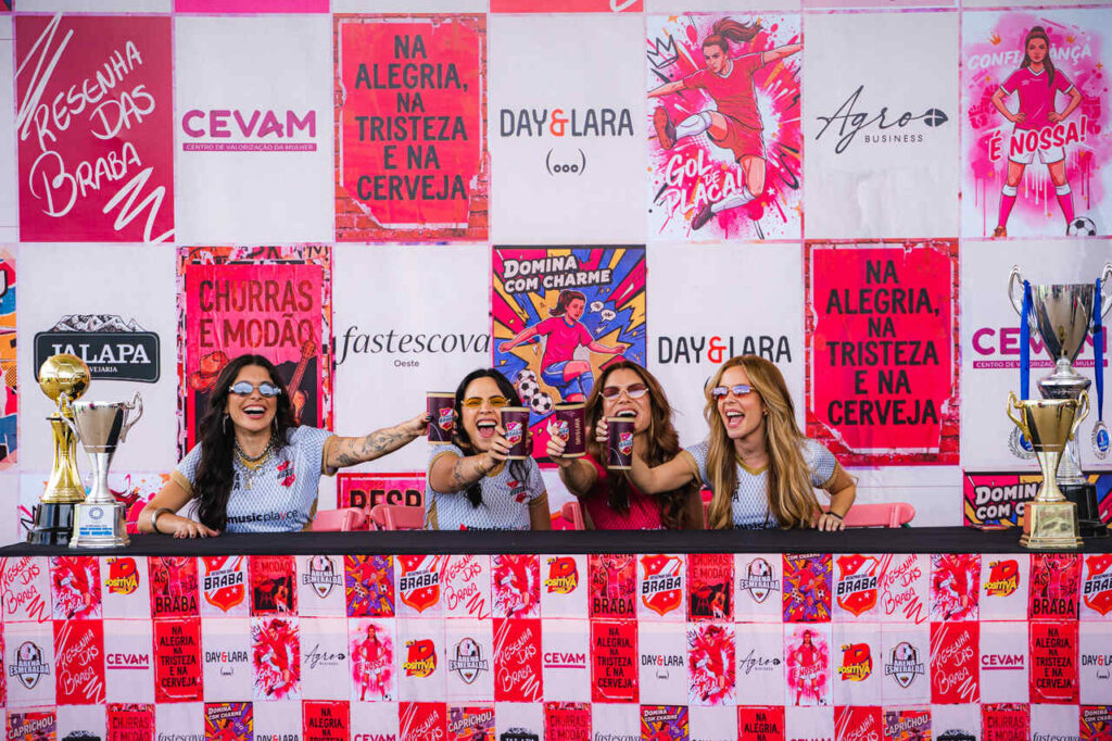 Day e Lara Day e Lara lançam novo EP do projeto Resenha das Braba Day e Lara Day e Lara lançam novo EP do projeto Resenha das Braba