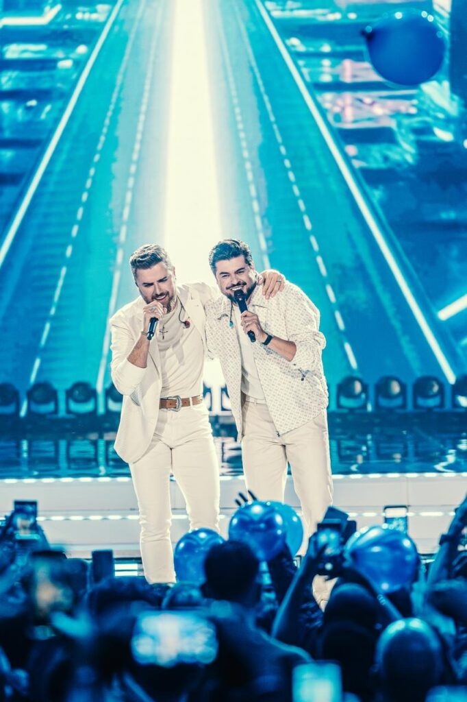 Zé Neto Zé Neto & Cristiano lançam música com trecho em inglês Zé Neto Zé Neto & Cristiano lançam música com trecho em inglês