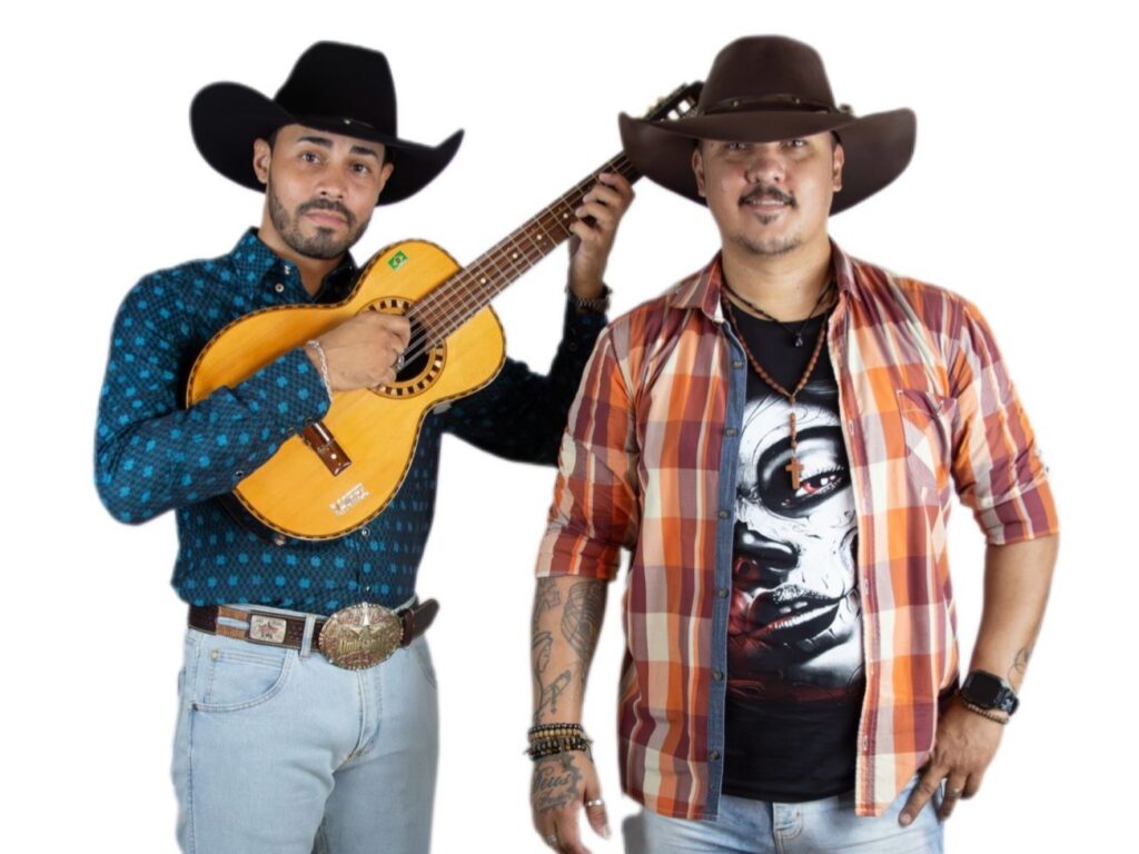 Gustavo Moura e Rafael Gustavo Moura e Rafael agitam o Terra da Padroeira Gustavo Moura e Rafael Gustavo Moura e Rafael agitam o Terra da Padroeira