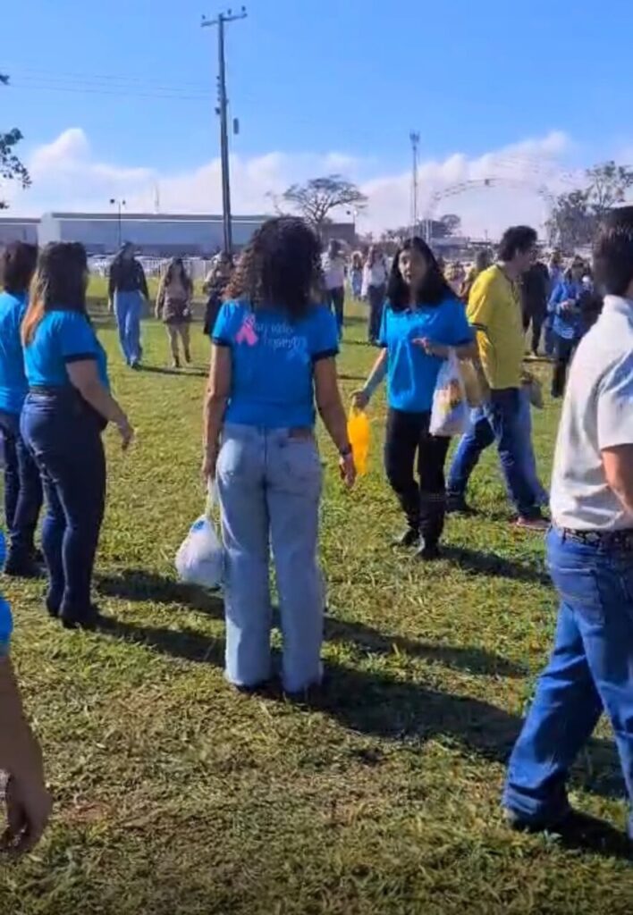 Fernando e Sorocaba Fernando e Sorocaba arrecadam 2,6 toneladas de alimentos Fernando e Sorocaba Fernando e Sorocaba arrecadam 2,6 toneladas de alimentos