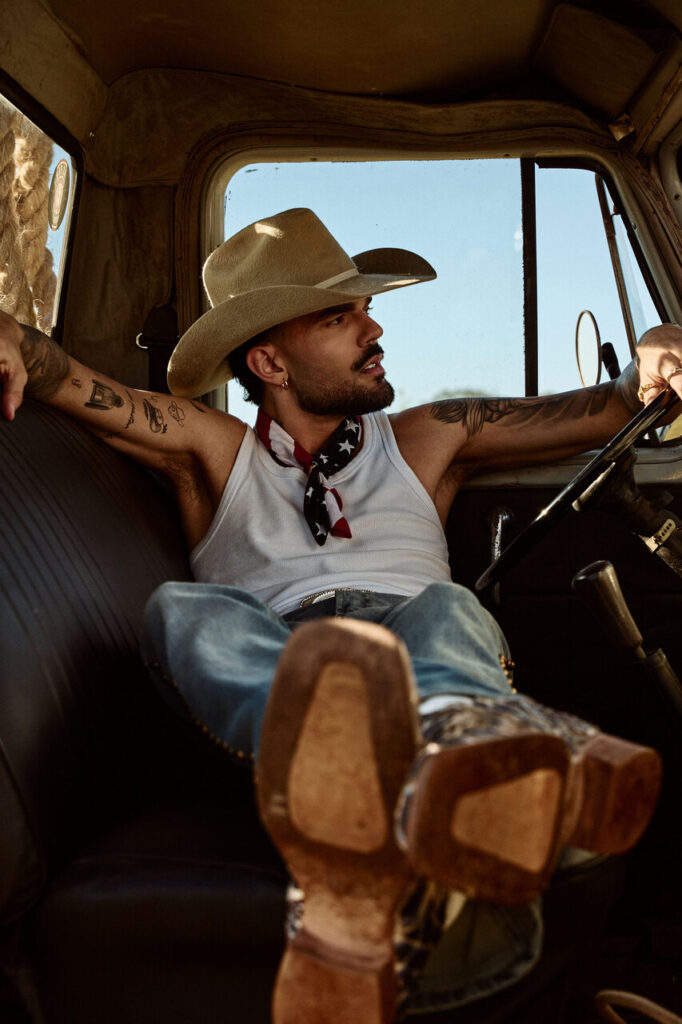 Luan Pereira Luan Pereira lança o álbum Off Road e inova no sertanejo Luan Pereira Luan Pereira lança o álbum Off Road e inova no sertanejo