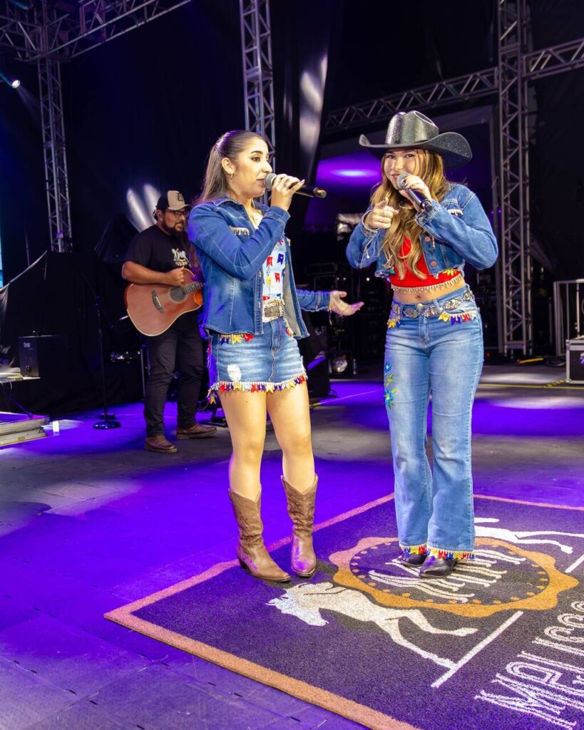 Melissa e Milena Melissa e Milena agitam a Festa Junina do Clube Pinheiros Melissa e Milena Melissa e Milena agitam a Festa Junina do Clube Pinheiros